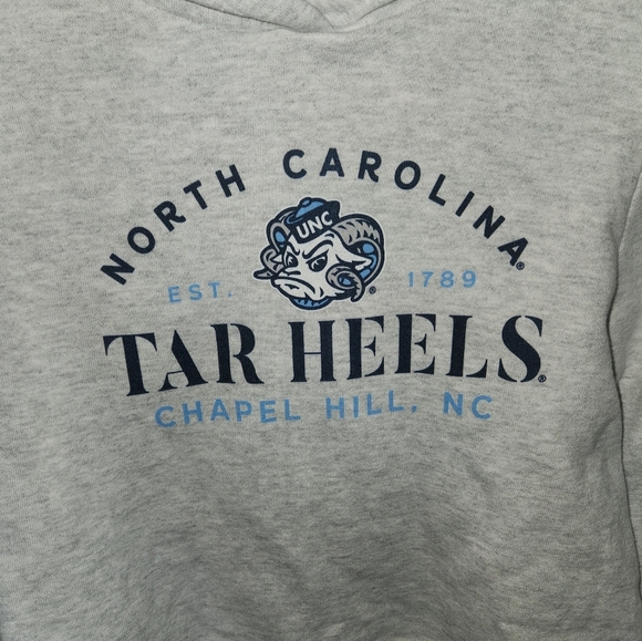 Women's UNC Tar Heels Gray Cropped Hoodie - Picture 1 of 6